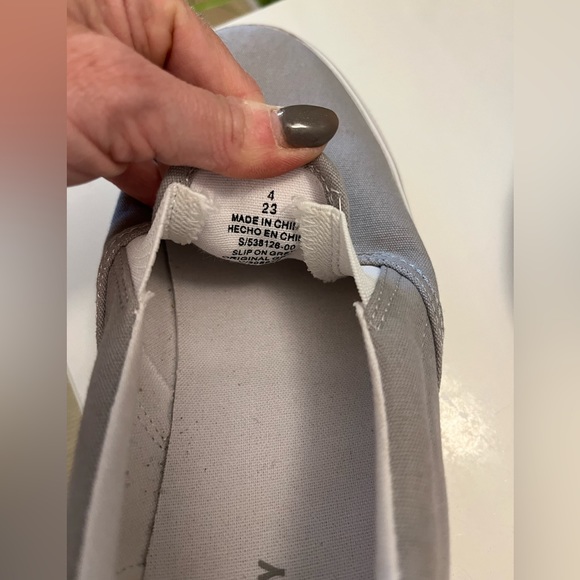 Old Navy Canvas Shoes - Picture 2 of 3